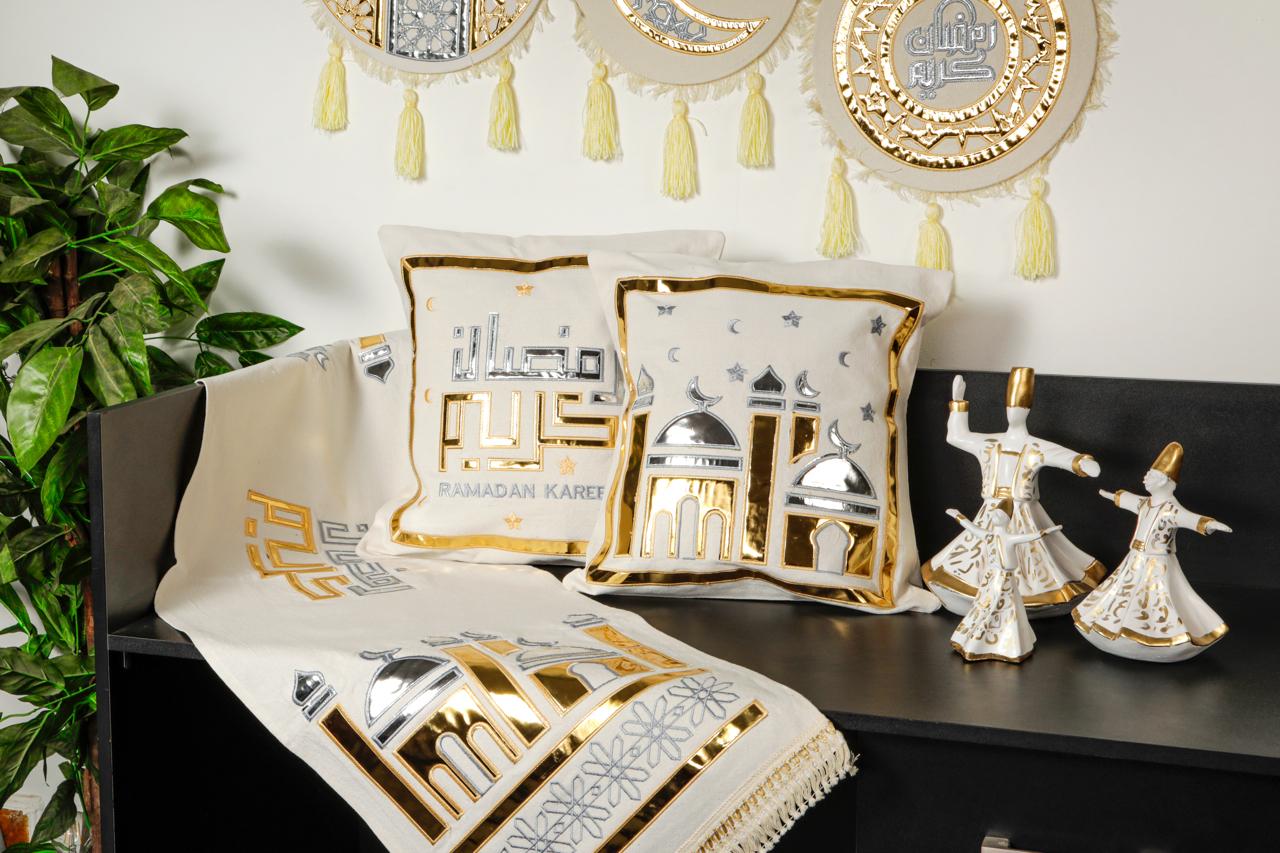 طقم رانر و٢ كفر كوشن تطريز - Embroidered runner & 2 cushion cover set
