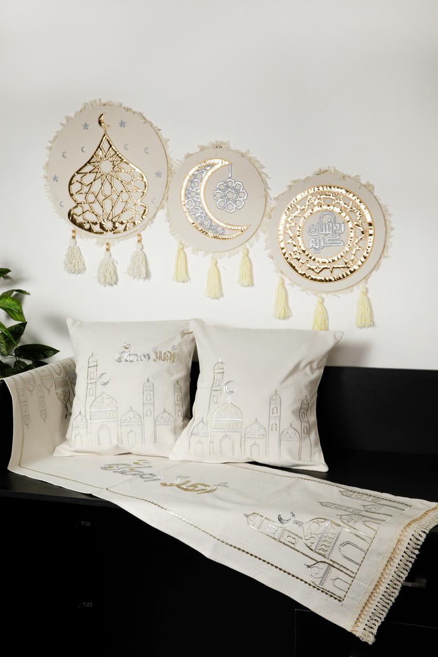 طقم رانر و٢ كفر كوشن تطريز - Embroidered runner & 2 cushion cover set