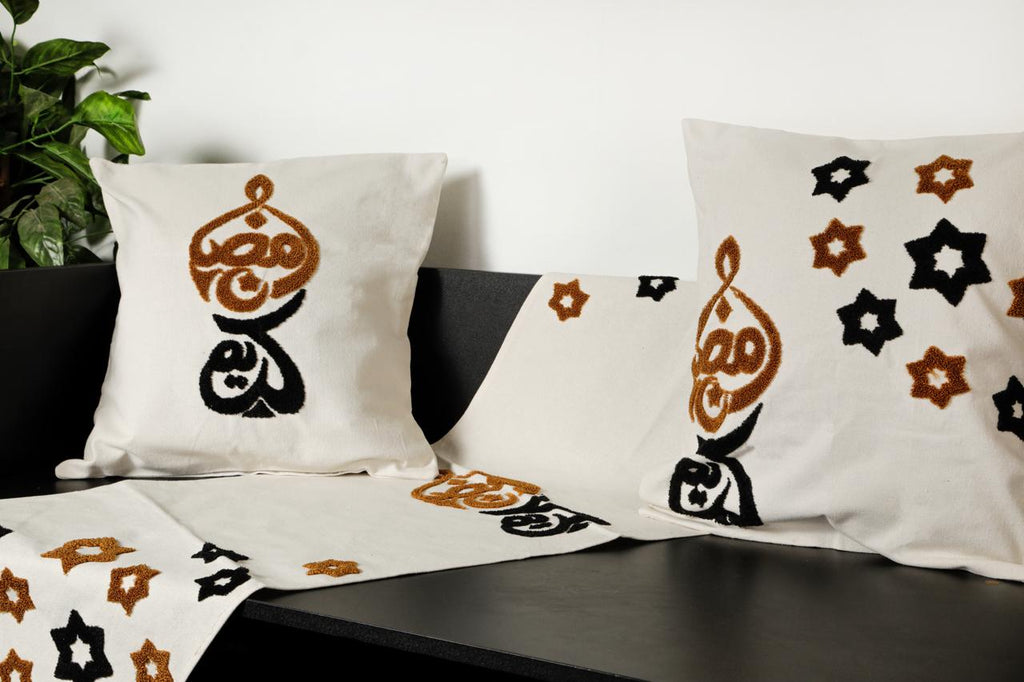 طقم رانر و٢ كفر كوشن تطريز - Embroidered runner & 2 cushion cover set