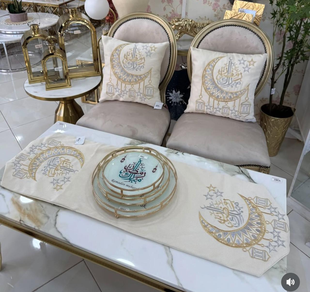 طقم رانر و٢ كفر كوشن تطريز - Embroidered runner & 2 cushion cover set