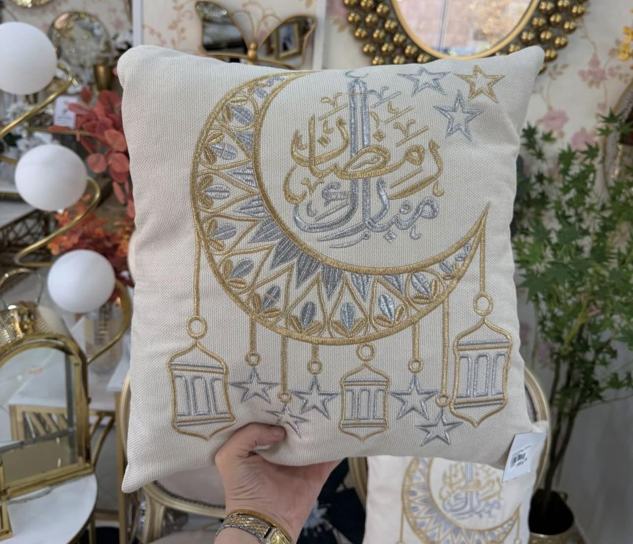 طقم رانر و٢ كفر كوشن تطريز - Embroidered runner & 2 cushion cover set