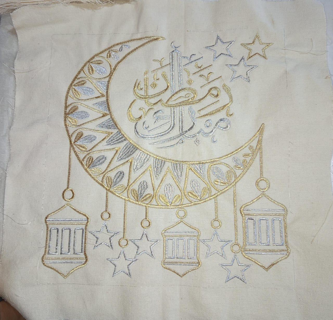 طقم رانر و٢ كفر كوشن تطريز - Embroidered runner & 2 cushion cover set