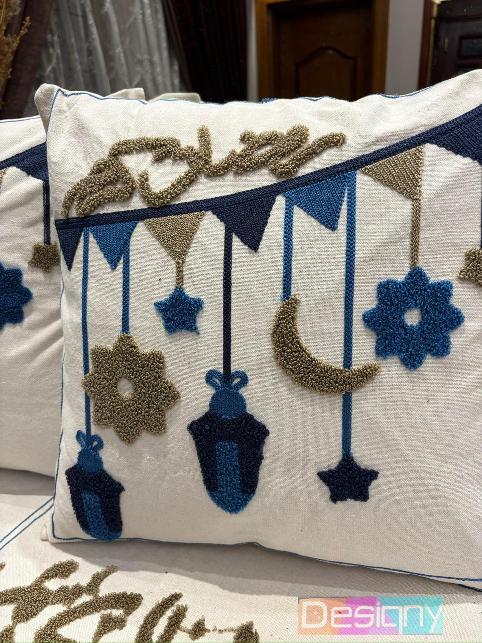 طقم رانر و٢ كفر كوشن تطريز - Embroidered runner & 2 cushion cover set