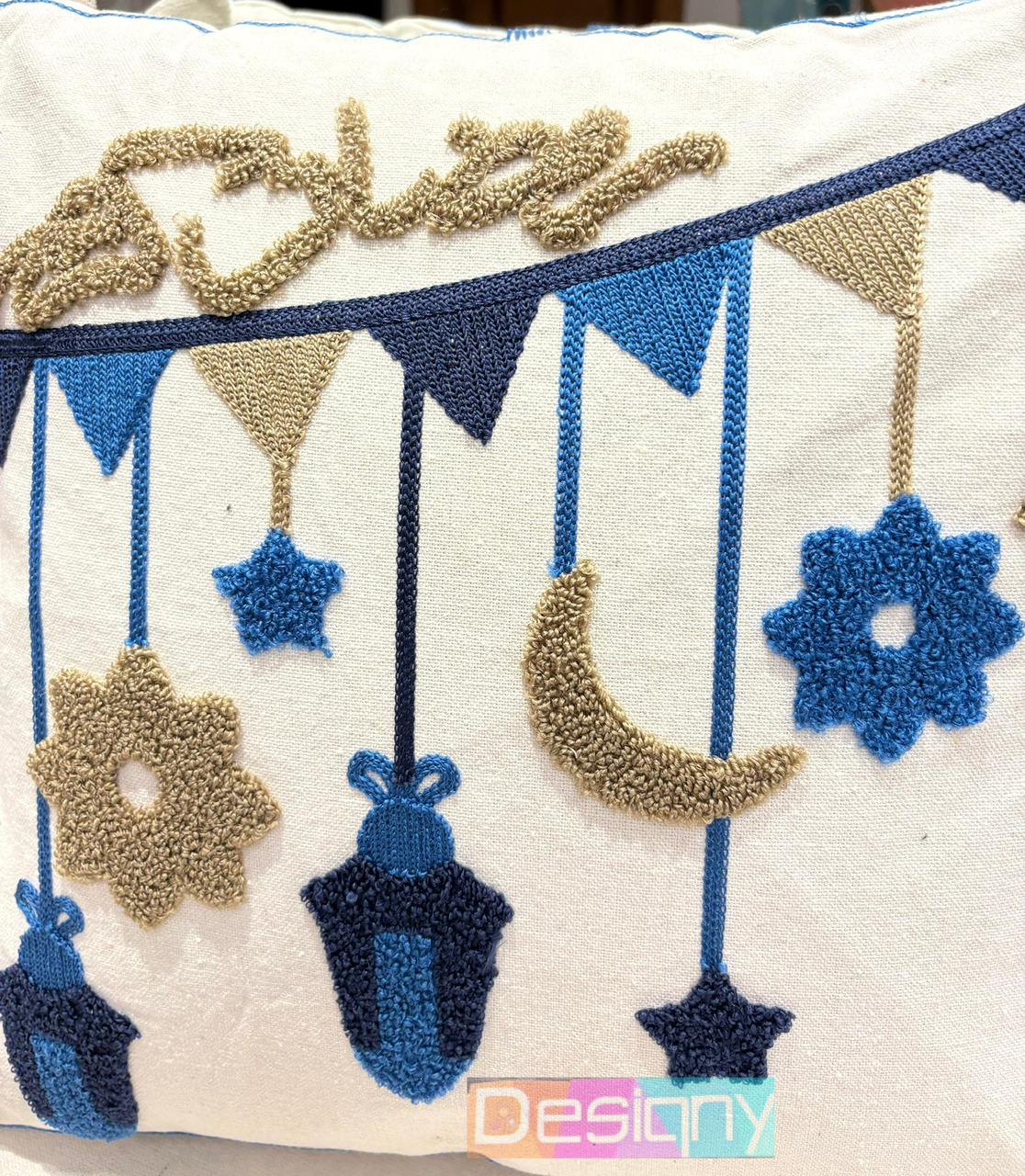 طقم رانر و٢ كفر كوشن تطريز - Embroidered runner & 2 cushion cover set