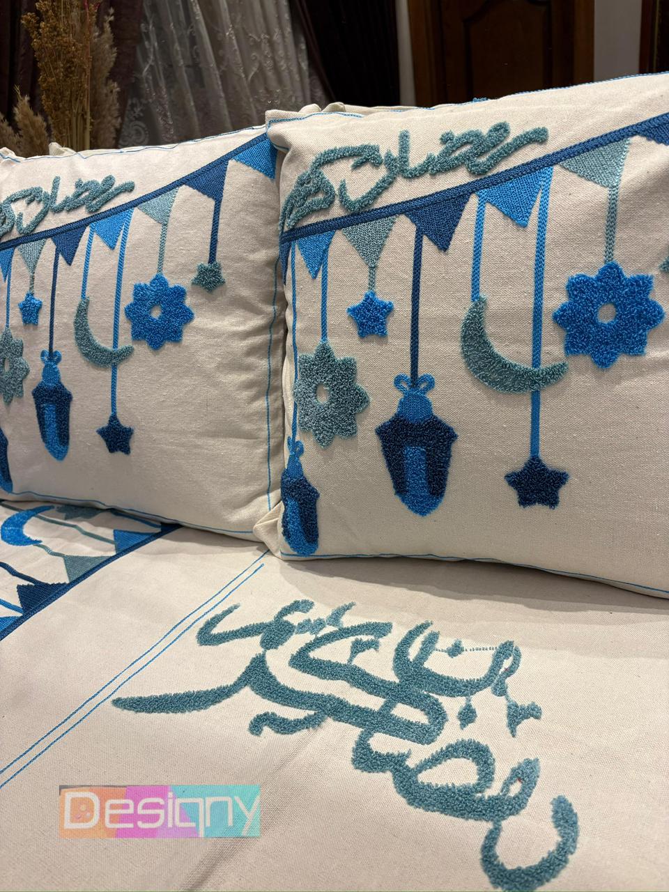 طقم رانر و٢ كفر كوشن تطريز - Embroidered runner & 2 cushion cover set