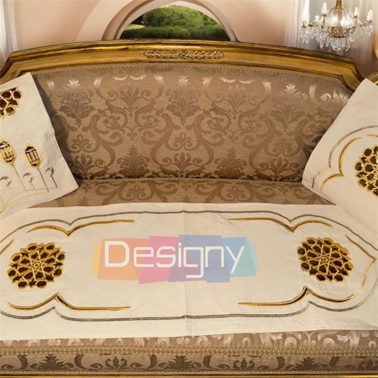 طقم رانر و٢ كفر كوشن تطريز - Embroidered runner & 2 cushion cover set