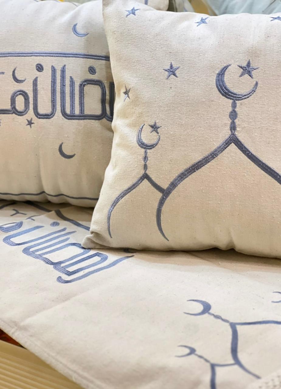 طقم رانر و٢ كفر كوشن تطريز - Embroidered runner & 2 cushion cover set