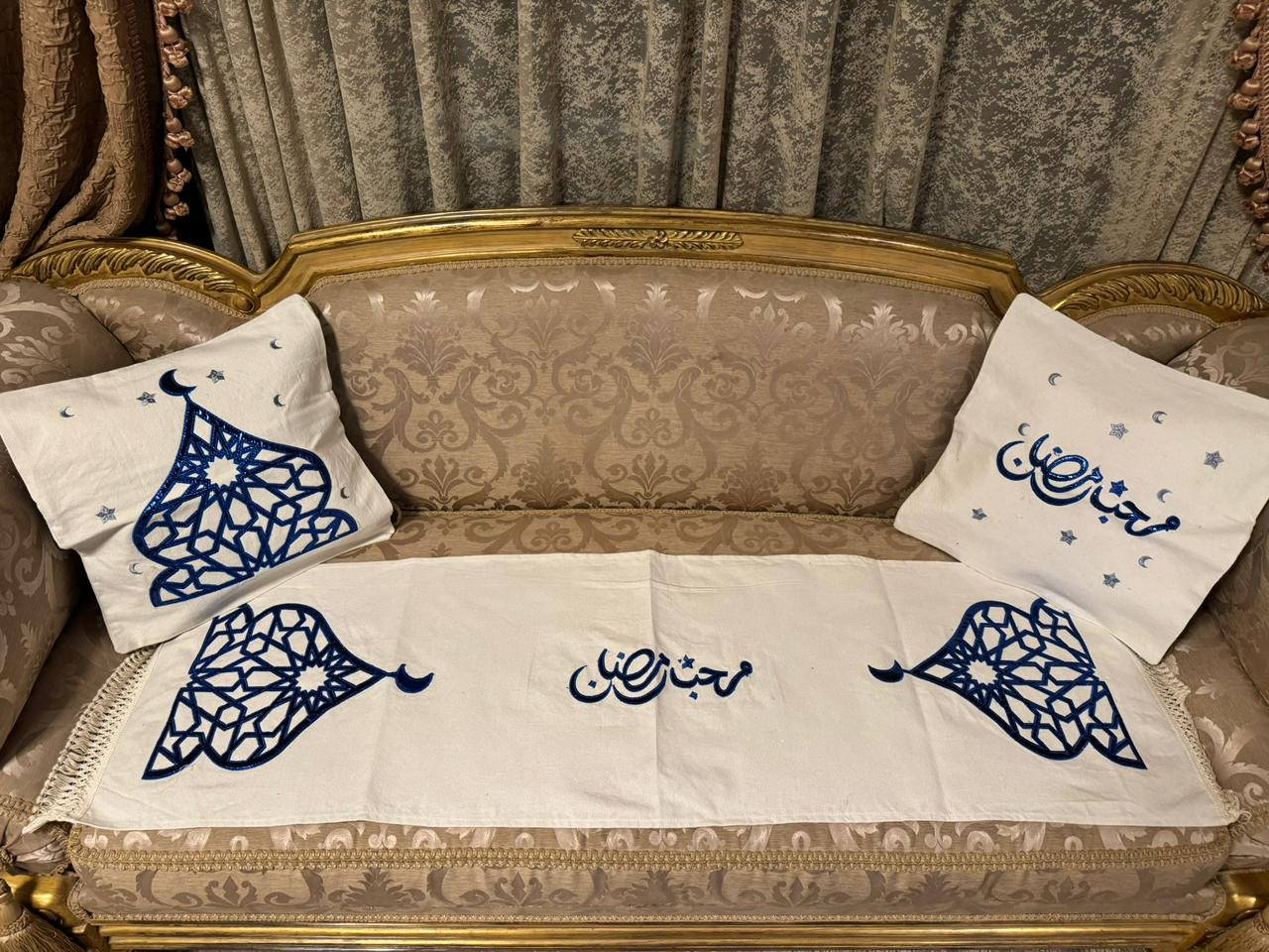 طقم رانر و٢ كفر كوشن تطريز - Embroidered runner & 2 cushion cover set