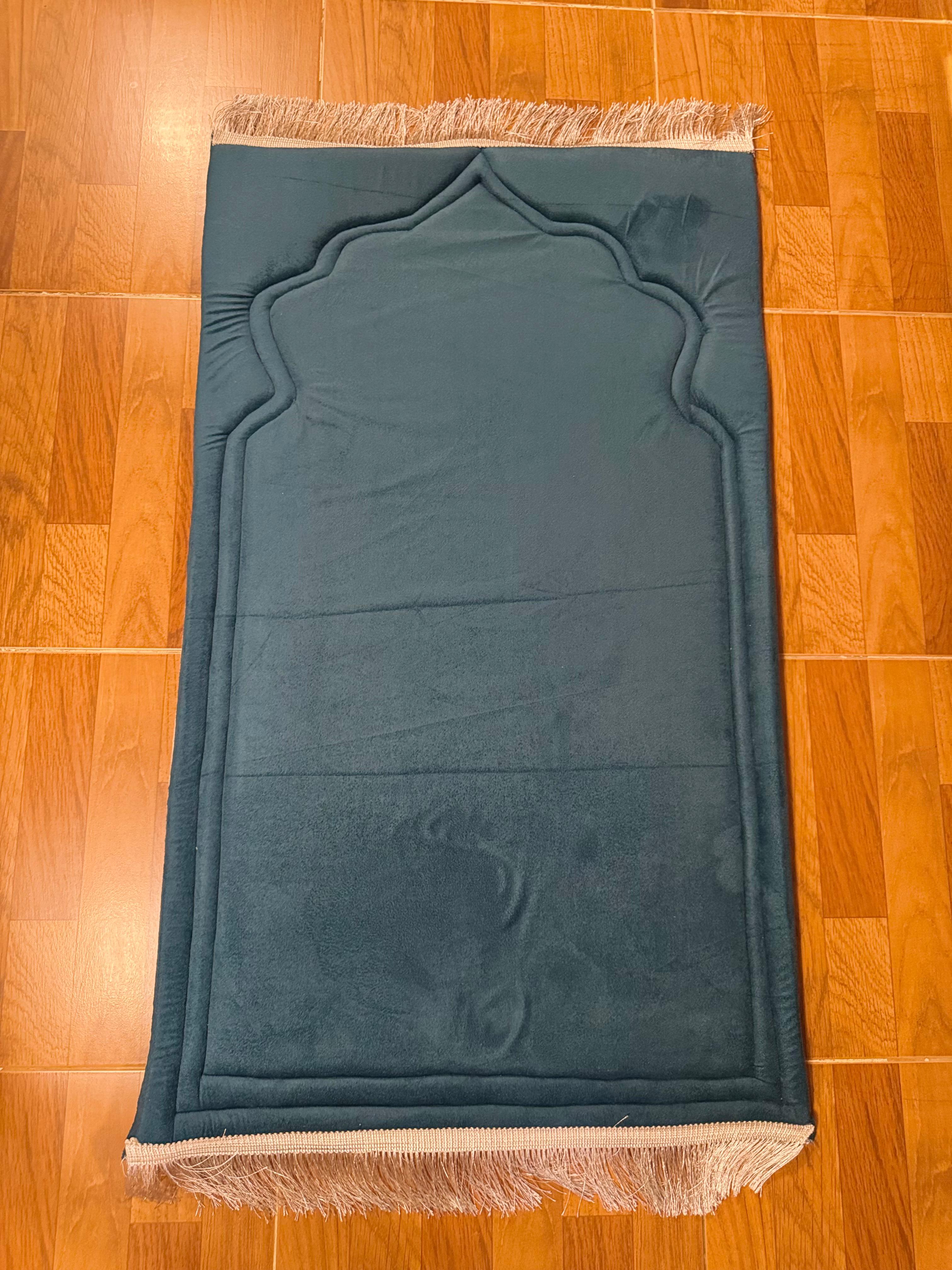 مصلية قطيفة مبطنة - Padded velvet prayer mat