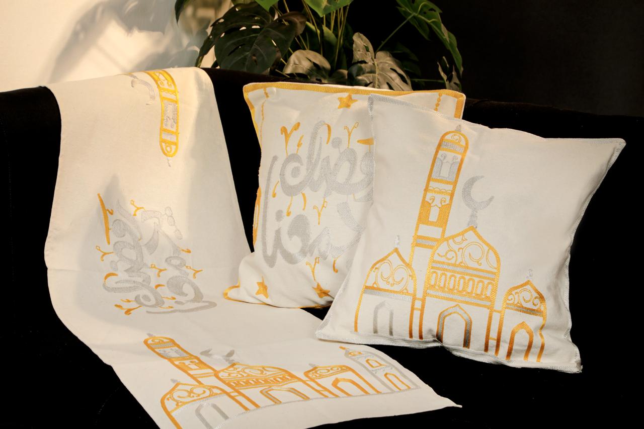 طقم رانر و٢ كفر كوشن تطريز - Embroidered runner & 2 cushion cover set