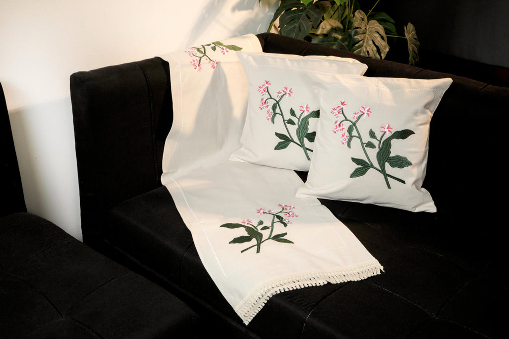 طقم رانر و٢ كفر كوشن تطريز - Embroidered runner & 2 cushion cover set