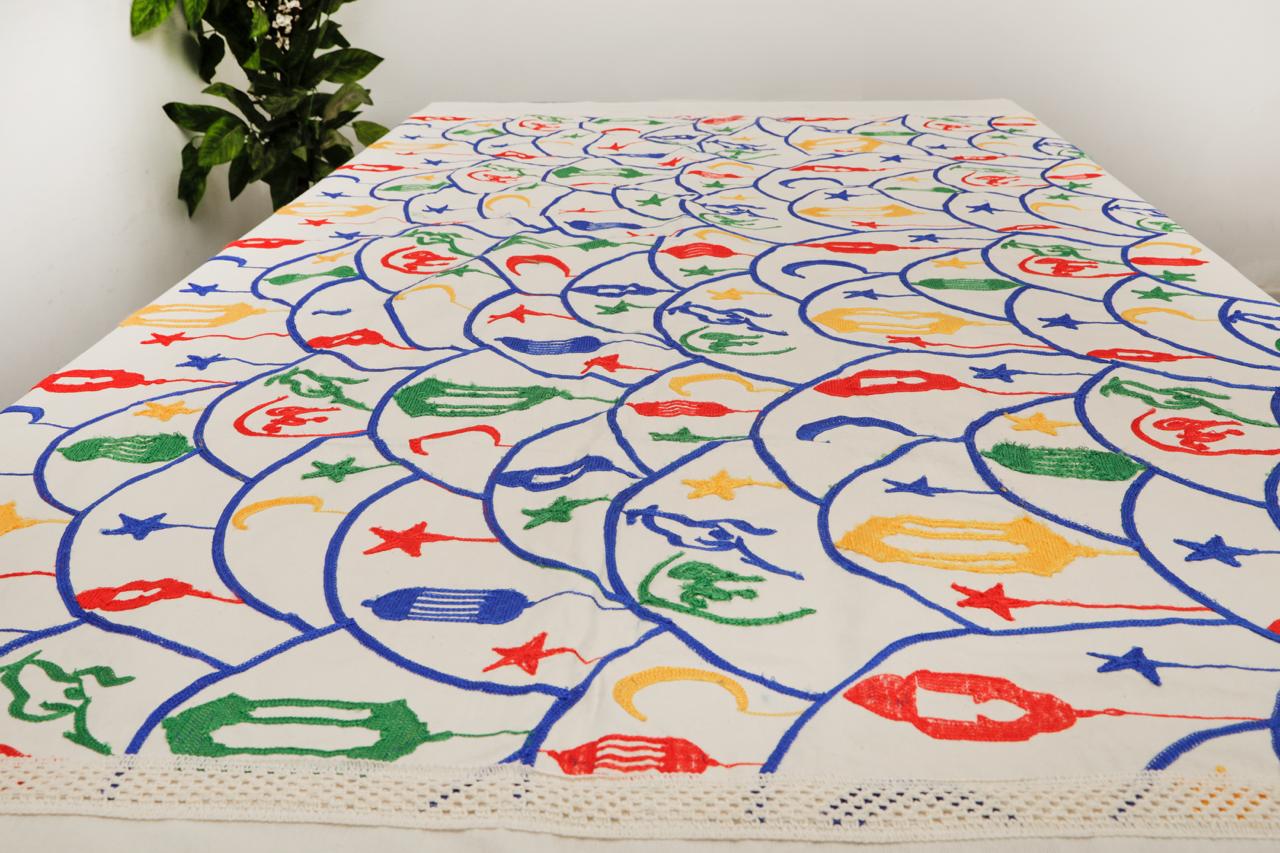 مفرش سفرة كبير مطرز - Large embroidered dining tablecloth