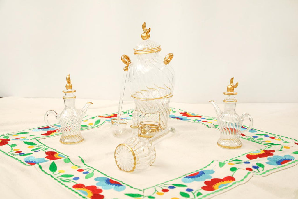 مفرش سفرة أو ليفيج وسط مطرز - Embroidered medium-sized dining tablecloth or table centerpiece
