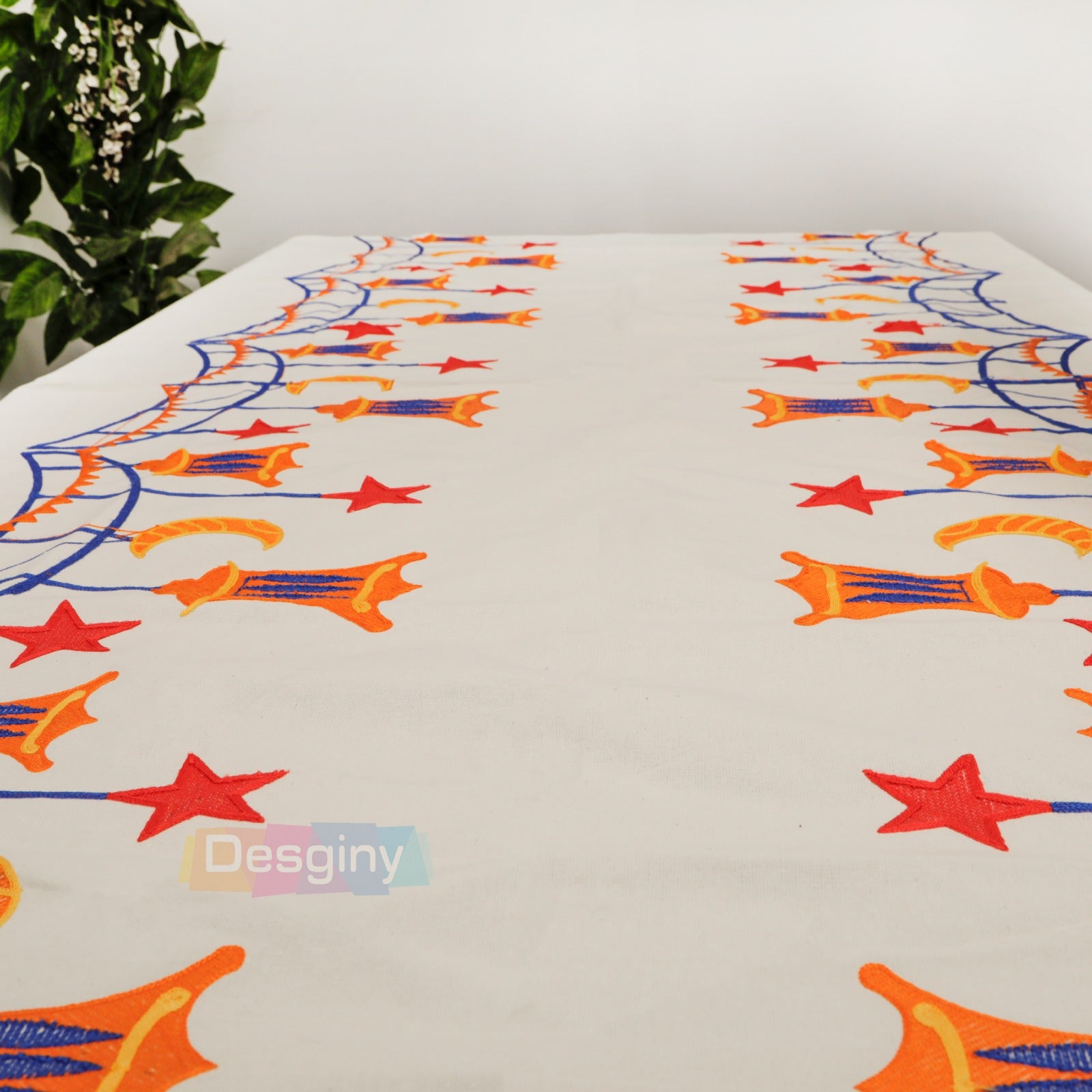 مفرش سفرة كبير مطرز - Large embroidered dining tablecloth