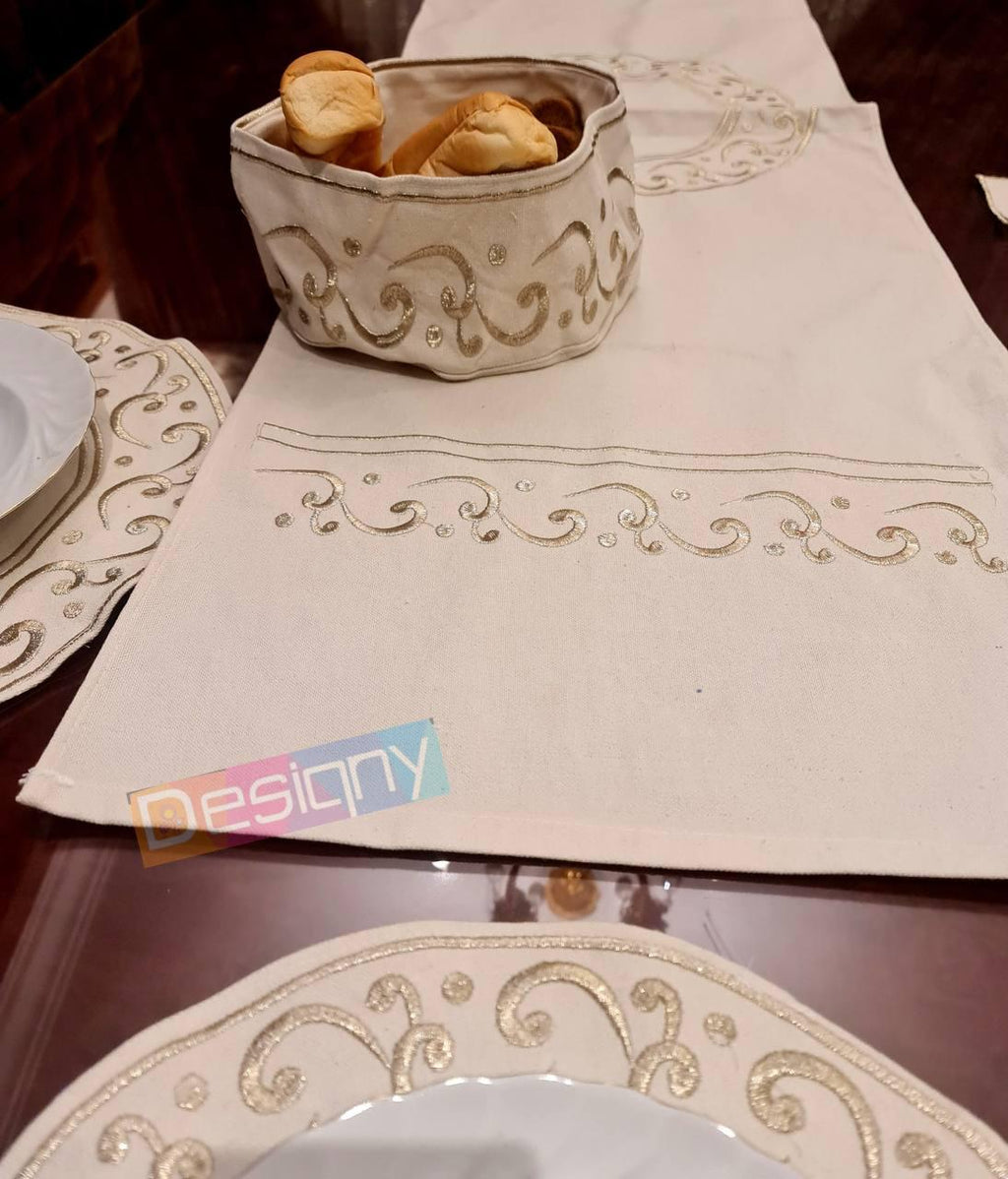 طقم سفرة مطرز بتصميم أنيق - Embroidered dining table set with an elegant design