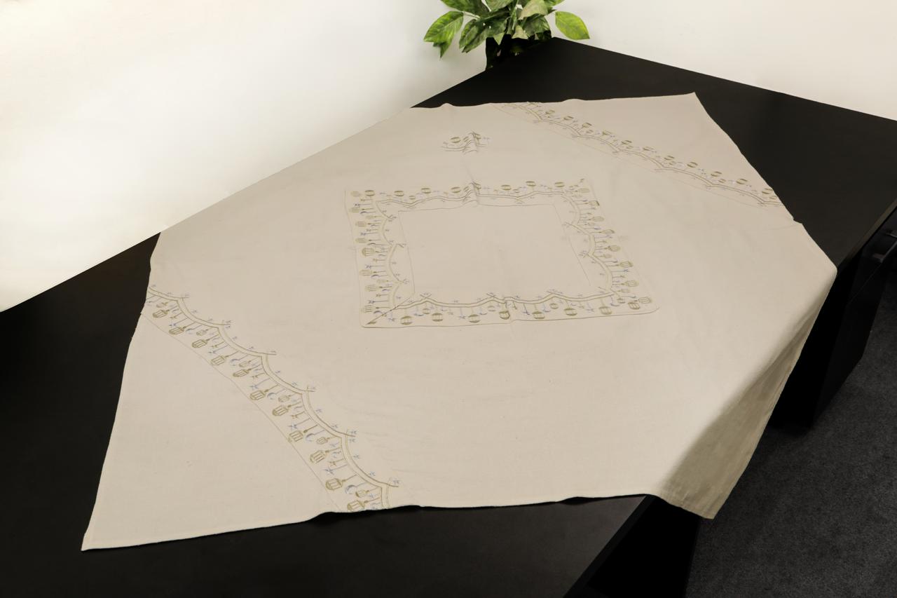 مفرش سفرة أو ليفيج وسط مطرز - Embroidered medium-sized dining tablecloth or table centerpiece