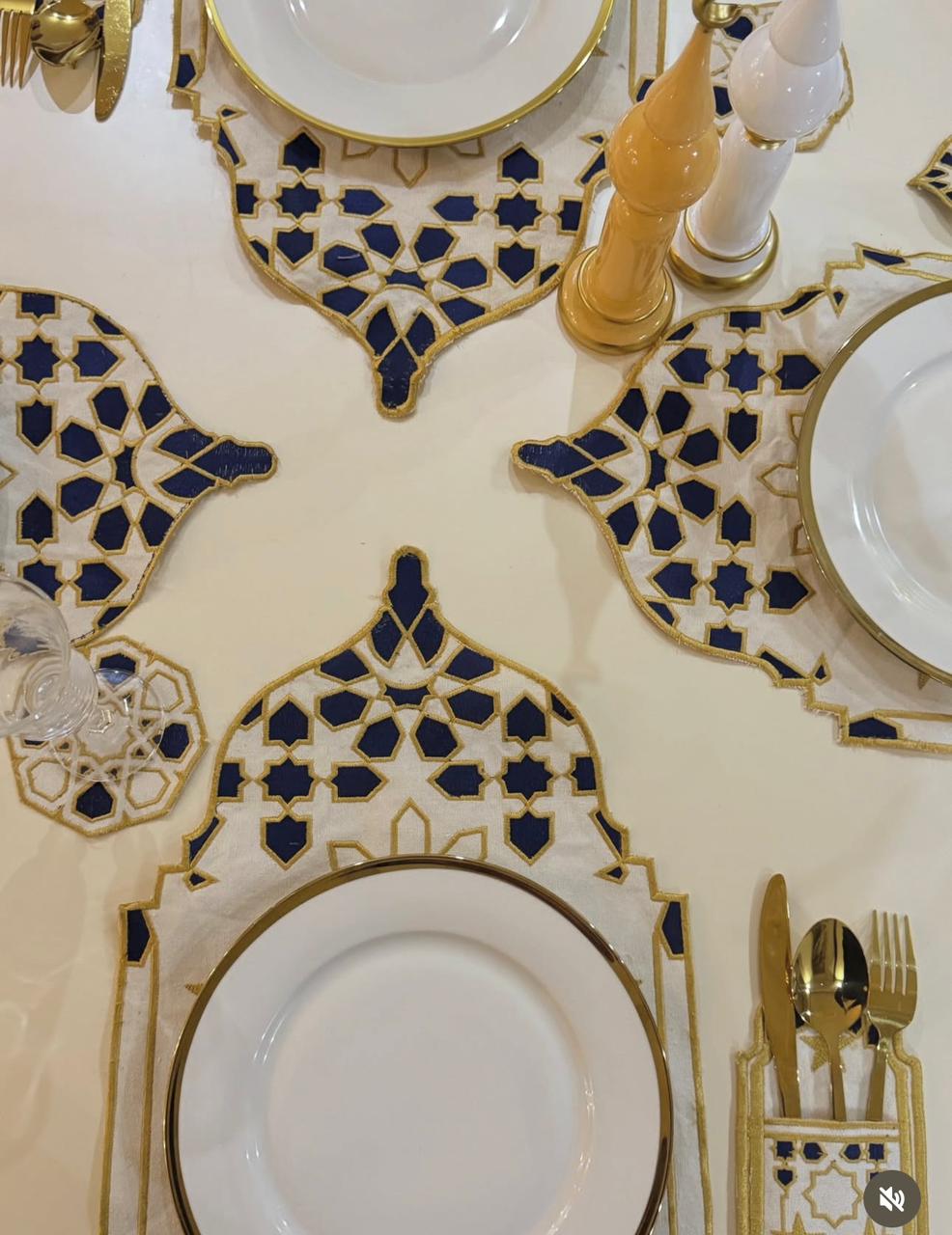 طقم سفرة مطرز بتصميم أنيق - Embroidered dining table set with an elegant design